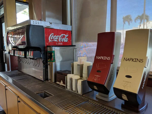Honolulu Temmuz 2018 Coca Cola Classic Soda Fountian Station Straws — Stok fotoğraf