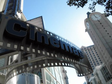 San Jose - 5 Ağustos 2010: San Jose California 'daki Sinema Tiyatrosu Tabelası.