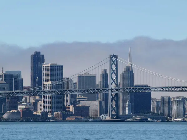 San Francisco Sierpnia 2010 Bay Bridge Skyline Ferry Building Centrum — Zdjęcie stockowe