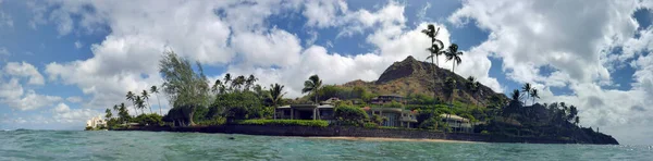 Panoramique Plage Avec Des Vagues Qui Claquent Napakaa Paroi Rocheuse — Photo