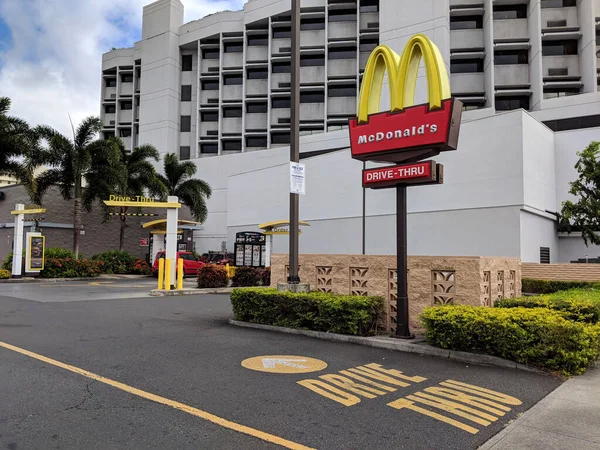 Honolulu Agosto 2018 Mcdonalds Store Drive Attraverso Ingresso Con Cartello — Foto Stock