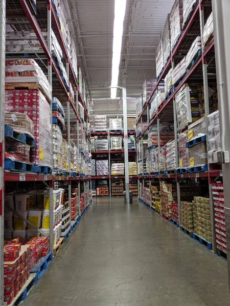 Honolulu August 2019 Hallway Can Goods Items Stacked Ceiling Sam — Stock Photo, Image