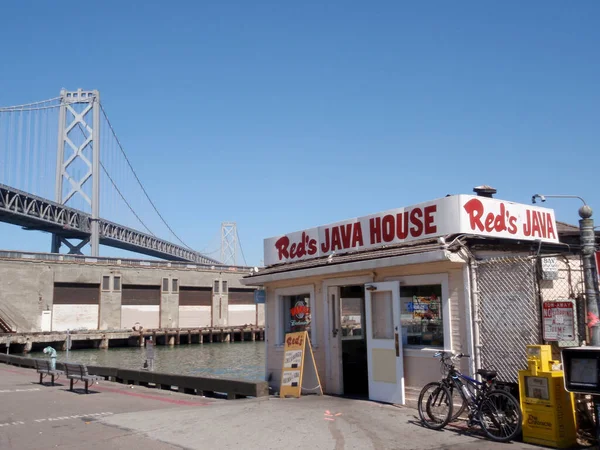 San Francisco Kalifornie Září 2009 Červený Jávský Dům Bay Bridge — Stock fotografie