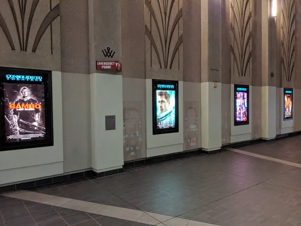 Honolulu Septembre 2019 Rangée Affiches Cinéma Incluant Rambo Last Blood — Photo