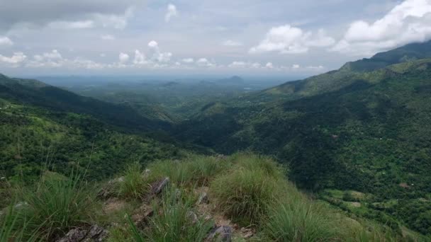 Panoramik pastoral dağ manzarası Sri Lanka. — Stok video