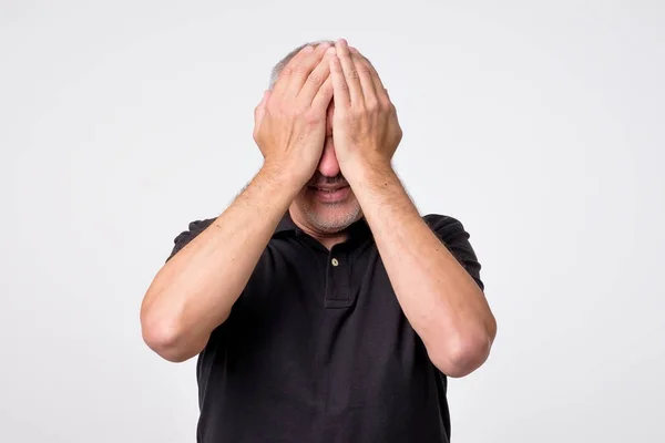 Close up de um jovem estressado — Fotografia de Stock