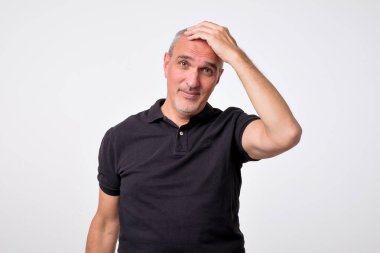 İspanyolca alnına şüphe ile tırmalamak adam olgun. Ne kavram yapacağımı bilmiyorum.