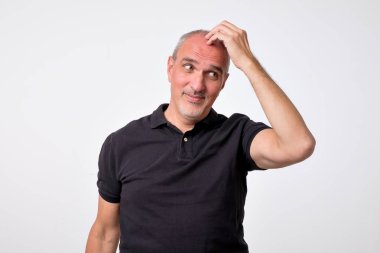 İspanyolca alnına şüphe ile tırmalamak adam olgun. Ne kavram yapacağımı bilmiyorum.