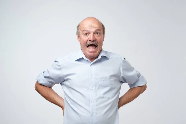 Studio Shot Mature Hispanic Man Gray Background Can Believe What — Stock Photo, Image