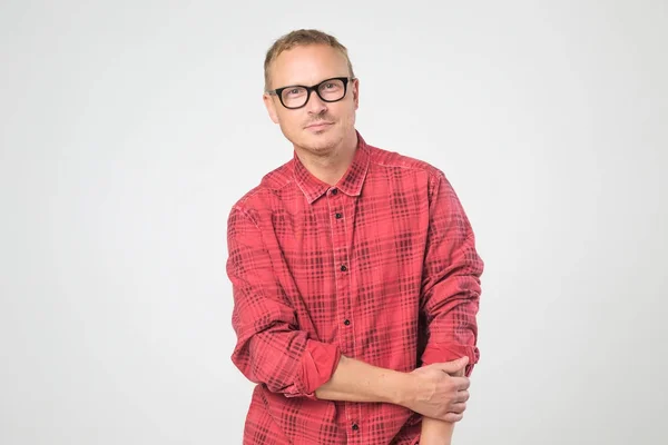 Confident Mature Man Glasses Wearing Red Shirt Looking Camera While — Stock Photo, Image