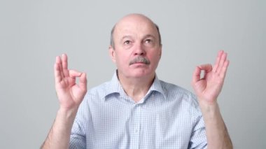 Olgun adam zor çalışma günden sonra dinlenmek çalışır. Meditasyon kavramı