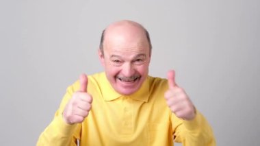 Başparmak yakışıklı komuta sizde ortaya