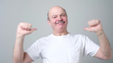 Kendini tatmin ve gurur komuta sizde mağrurca ileri görünüyor