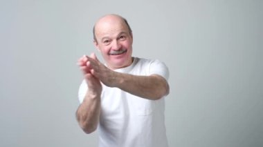 Alkış, üst düzey Beyaz adam alkışlar.