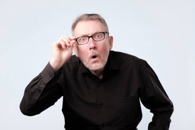 Komuta sizde ile siyah elbiseli hayran yüzü öyle gibi ise bir büyük satış fiyatı.