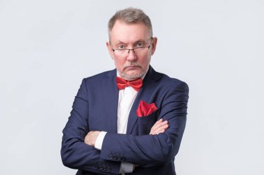 Komuta sizde emin seyir mavi elbiseli