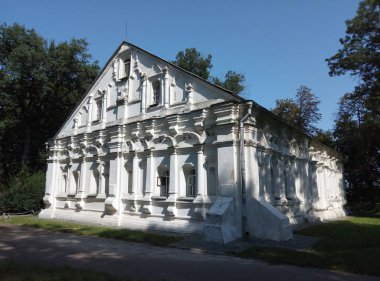 Bu antik şehir Chernigov mimari eserlerinden biri.