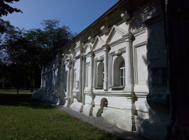 Bu antik şehir Chernigov mimari eserlerinden biri.