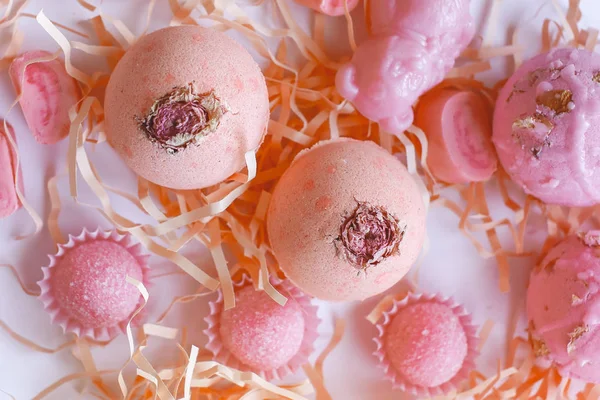 Close up view of handmade bath bomb, bubble bars and body scrub — Stock Photo, Image