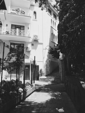 Alupka, Kırım 'da balkonlu eski bir otel.