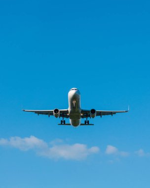 Gökyüzü açık kalktıktan uçak