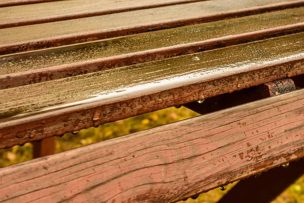 Mesa Madera Húmeda Aire Libre Después Lluvia — Foto de Stock