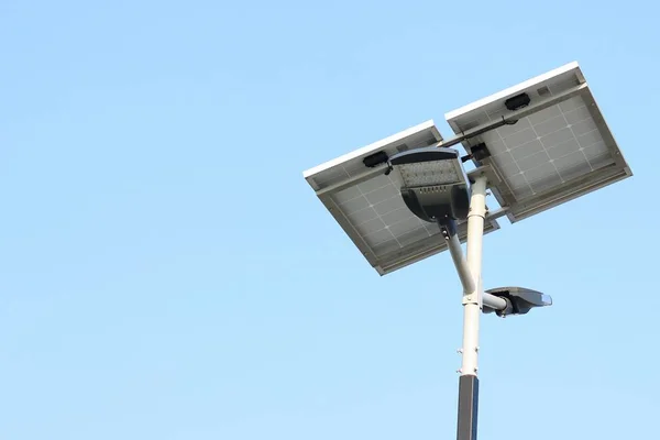 Poste Lámpara Calle Con Energía Del Panel Solar —  Fotos de Stock