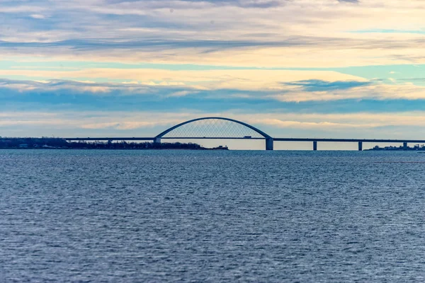 Bron till ön Fehmarn i Östersjön — Stockfoto