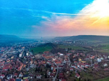 Gün batımında Thüringen'de Jena