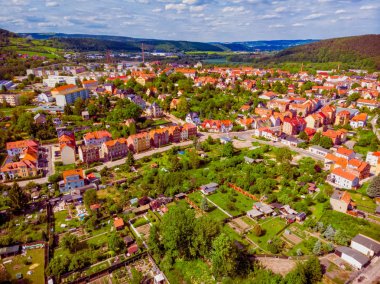 Şehir Kahla Thüringen Almanya orman ve dağlar ile