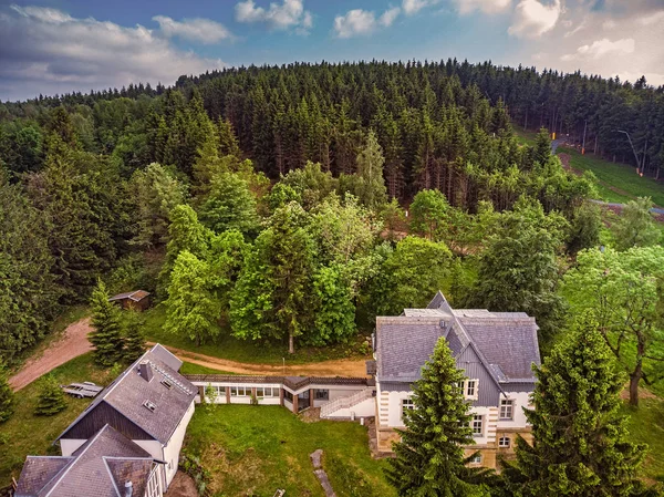 Herrenhaus in Altenberg in Sachsen an der Skipiste — Stockfoto