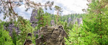 Çek Cumhuriyeti 'nin Krenov şehrinde Adersbacher rock şehri