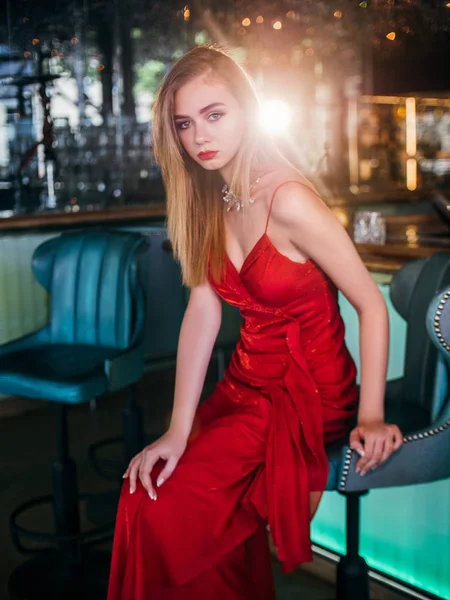 Party photo of elegance sexy lady in red dress — Stock Photo, Image