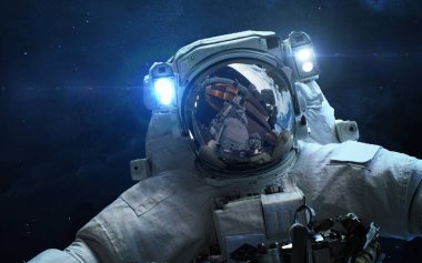 Uzayda Astronot