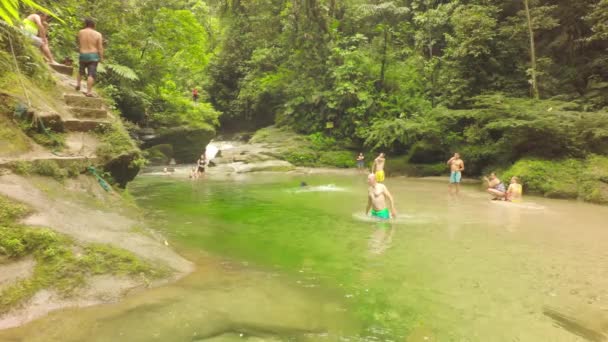 Zwembad In de wildernis van Llanganates National Park In Ecuador — Stockvideo