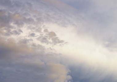 görkemli bulutlu gökyüzü doğal görünümünü