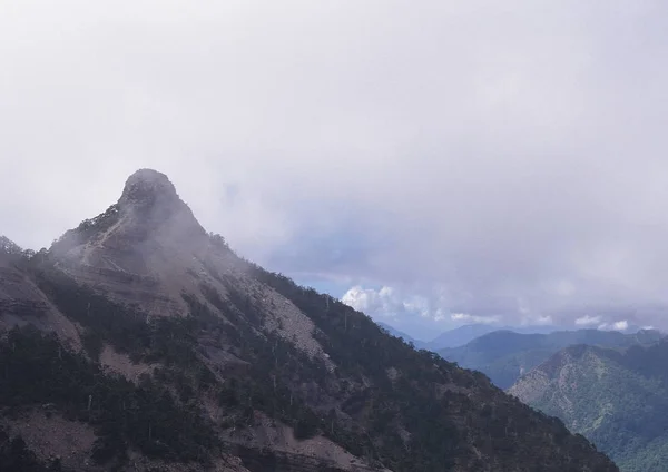 岩石山的美丽风景 — 图库照片