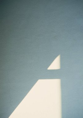 Duvarında gölgeler olan renkli arkaplan, soyut arkaplan 