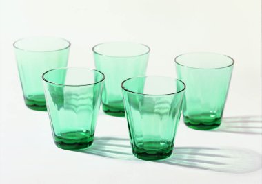 su bardaklarının yakın görünümü