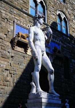 Gündüz manzaralı heykel, Avrupa mimari görüşü 