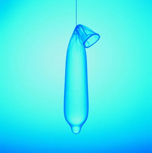 Närbild Kondom Färgglada Lutning Bakgrund — Stockfoto