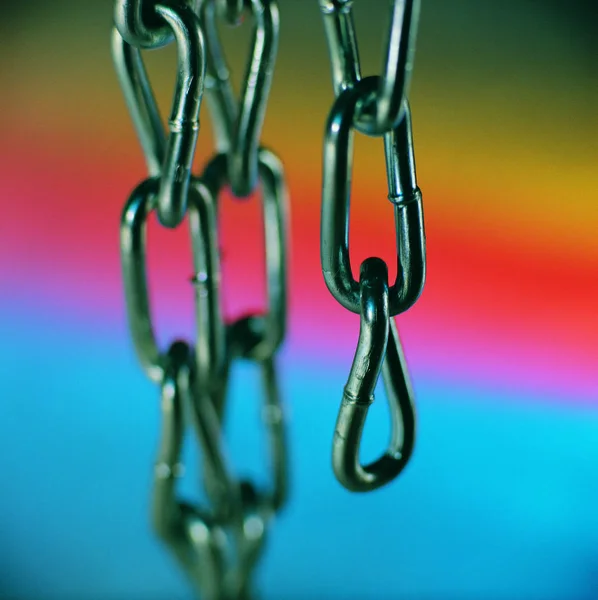 Primer Plano Las Cadenas Sobre Fondo Degradado Colorido —  Fotos de Stock