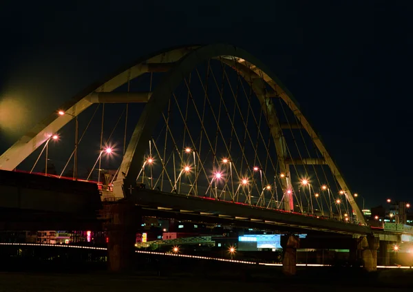 Visão Noturna Ponte Sobre Rio — Fotografia de Stock