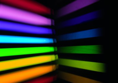 Yüksek kontrastlı ışıkları olan renkli soyut arkaplan