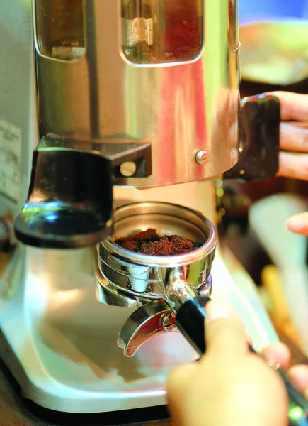 コーヒーマシンのクローズアップビュー — ストック写真