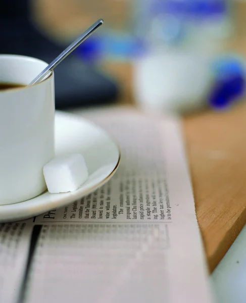 コーヒーカップと砂糖キューブのクローズアップビュー — ストック写真