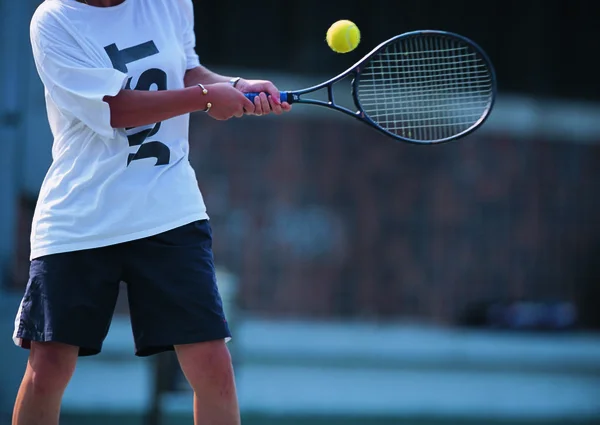 Man Playing Tennis Outdoor Background — Stock Photo, Image