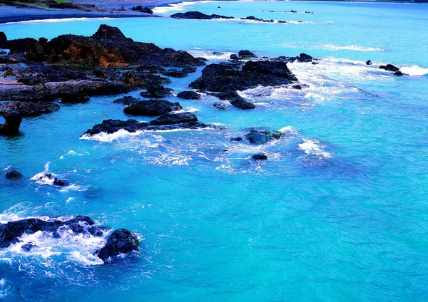 Vista Sul Mare Della Spiaggia Rocciosa — Foto Stock