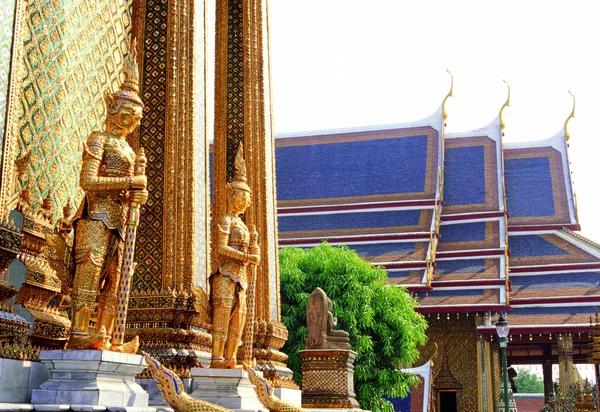 Statyer Inre Buddha Tempel Sydostasien Dagtid Utsikt — Stockfoto