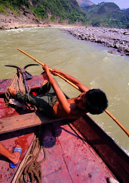 Boy Boat Nature Background — Photo